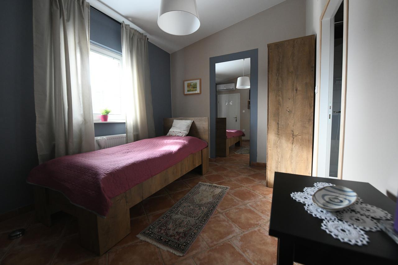 Klet Cinkus Bed & Breakfast Hrvatski Leskovac ภายนอก รูปภาพ